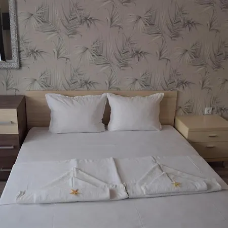 招待所 Gloria 内塞伯尔